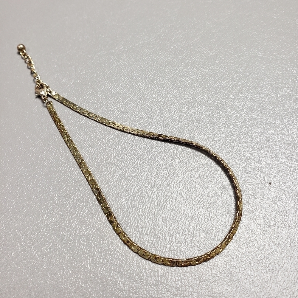 gold tone basic bracelet - Picture 2 of 4